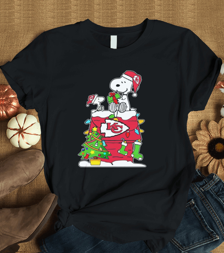 NFL Kansas City Chiefs Snoopy Woodstock Christmas Tree T-Shirt
