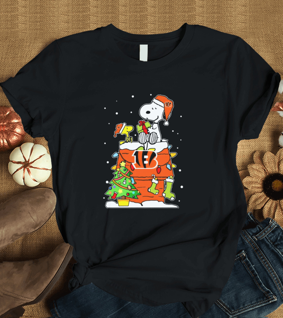 Snoopy Woodstock Cincinnati Bengals Christmas T-Shirt