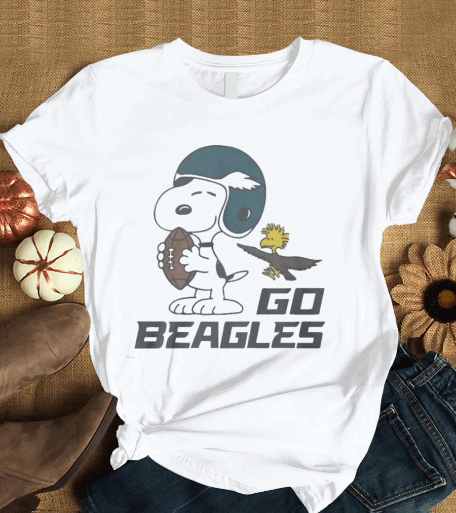 Peanuts Go Beagles Football Snoopy Woodstock Helmet Icon T-Shirt