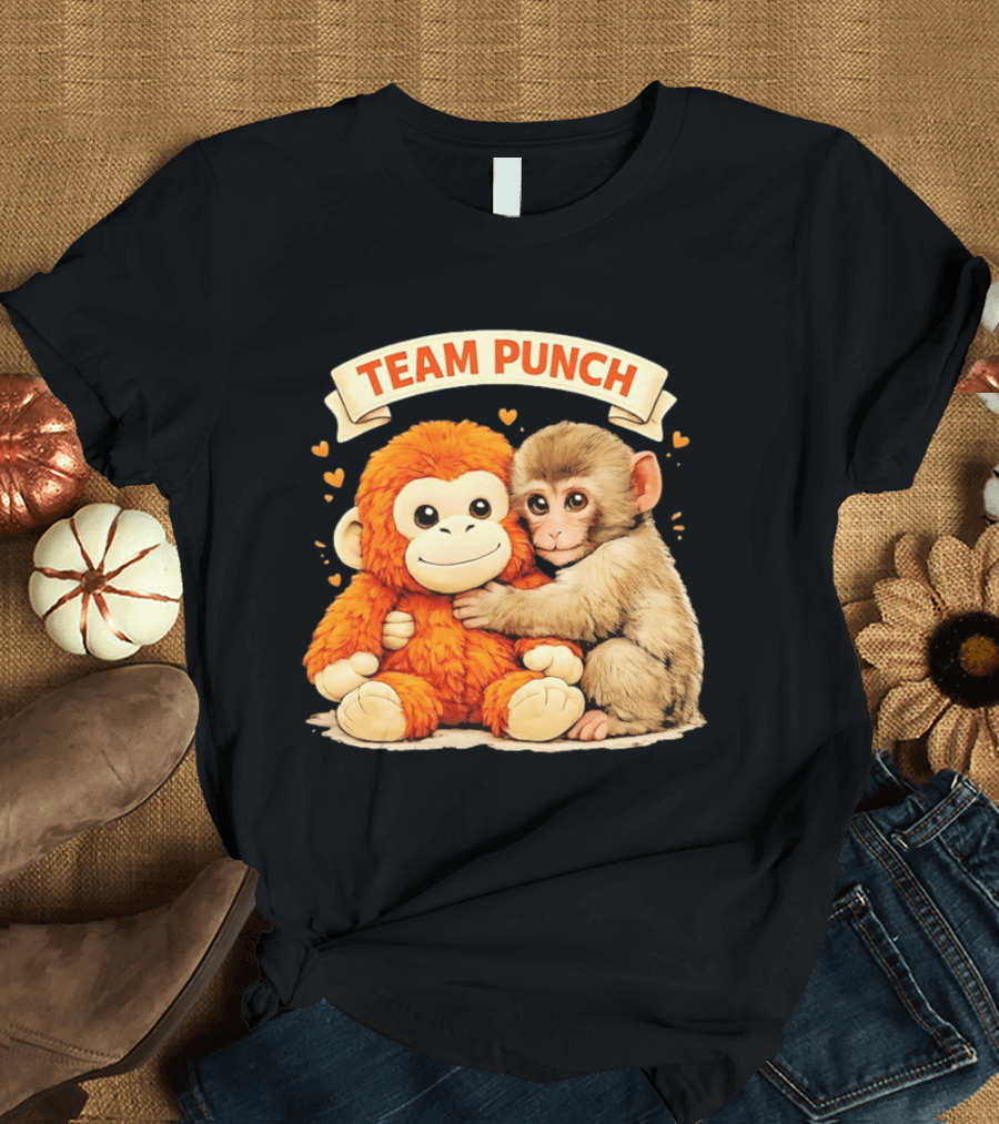 Team Punch Cute Baby Monkey Hugging Orange Plush Toy Charming Japanese Style Hearts T-Shirt