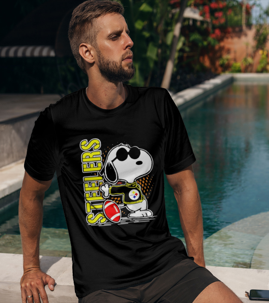 Steelers Snoopy Football Sunglasses Sports T-Shirt