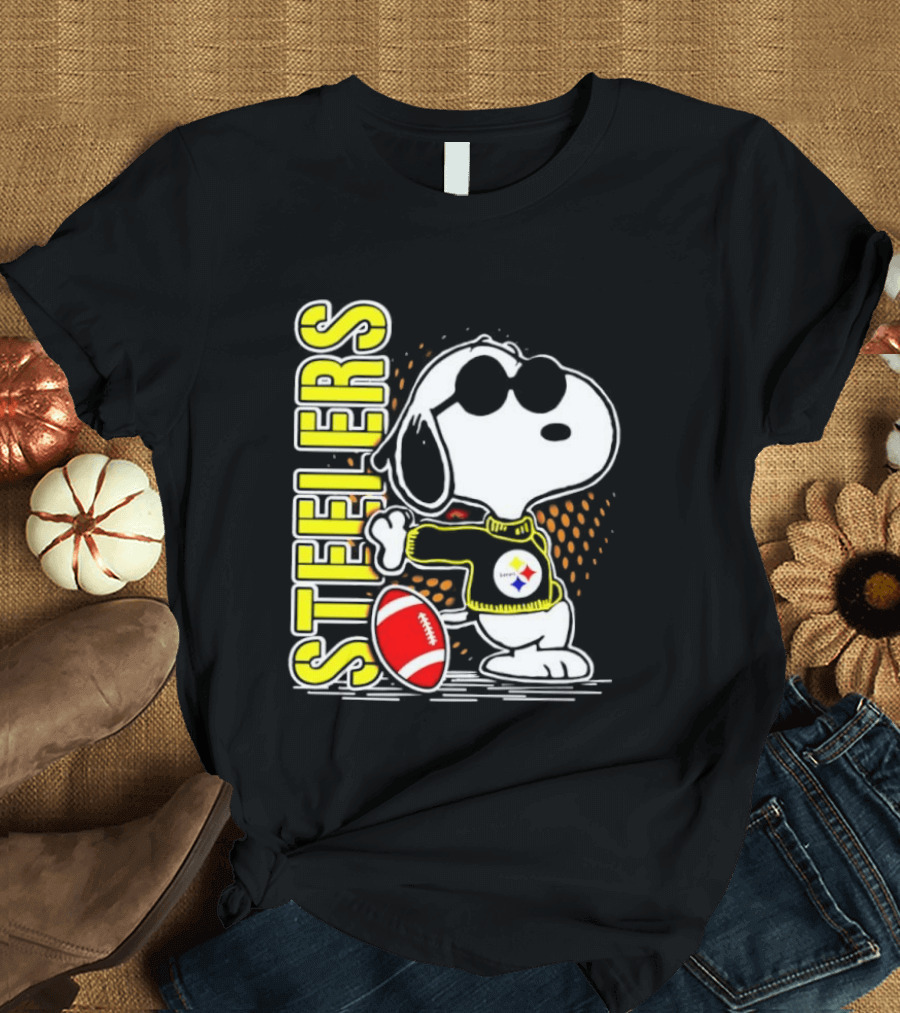 Steelers Snoopy Football Sunglasses Sports T-Shirt
