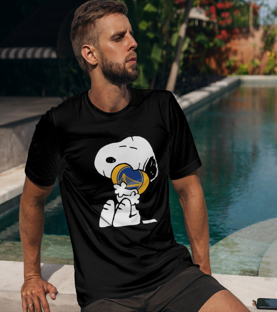 Golden State Warriors Snoopy Hugging Heart With Bridge T-Shirt
