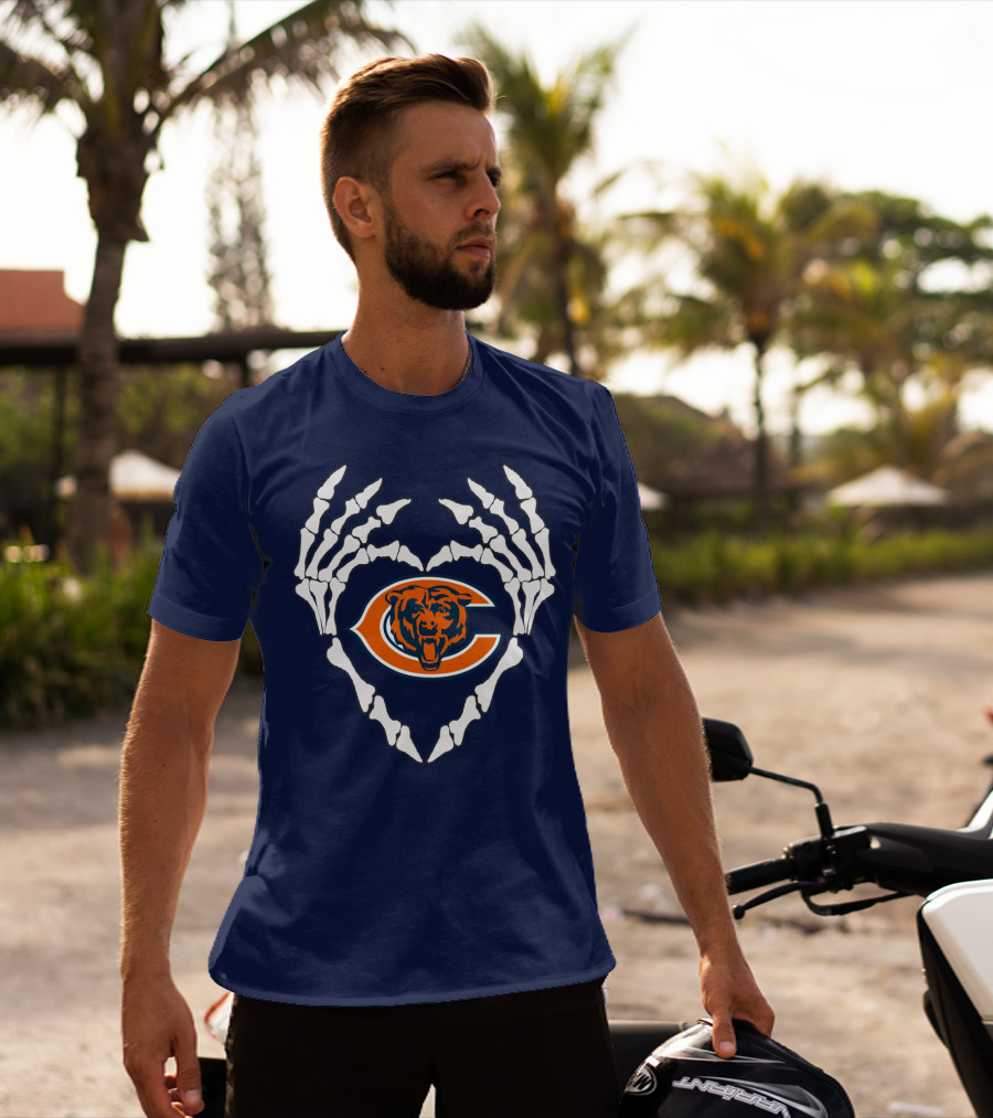 Chicago Bears Skeleton Hands Heart T-Shirt