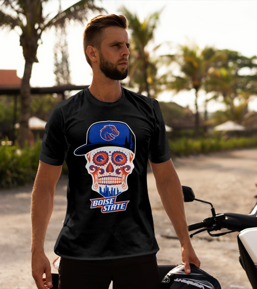 Boise State Broncos Skull With Hat And City Skyline T-Shirt