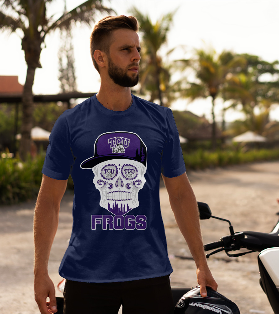 Tcu Horned Frogs Skull Logo With Cap T-Shirt