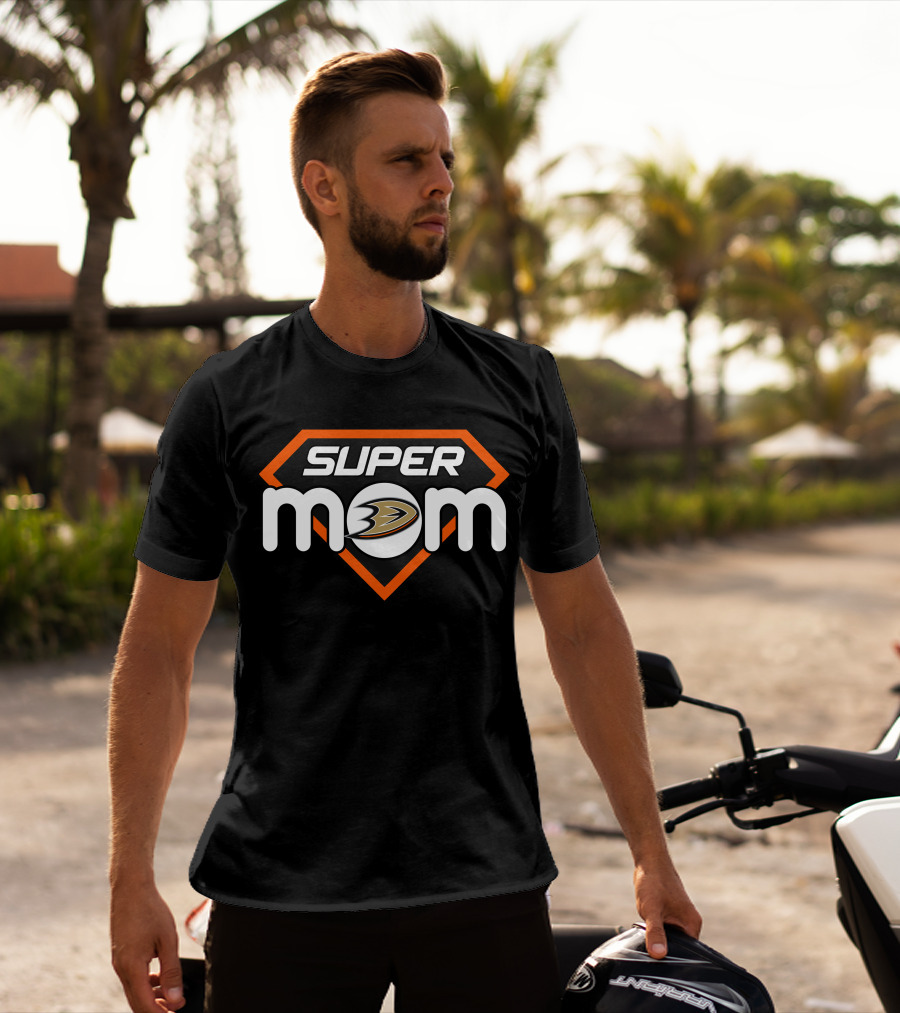 Anaheim Ducks Super Mom Badge With Team T-Shirt