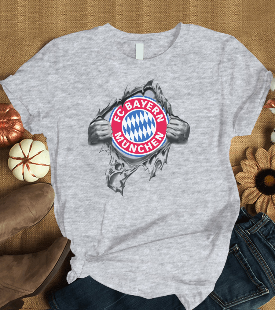 Fc Bayern München Super Fan Crest T-Shirt