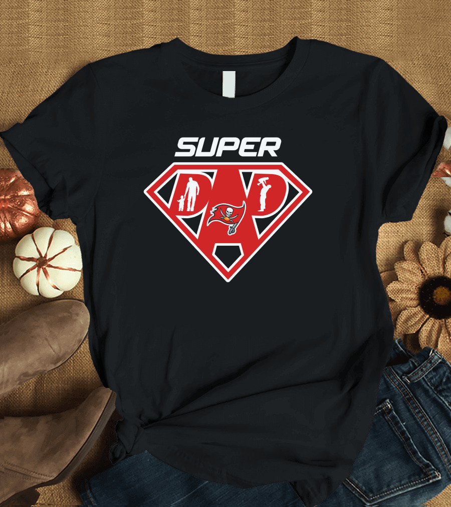 Tampa Bay Buccaneers Super Dad Emblem With Family And Tool Silhouettes T-Shirt
