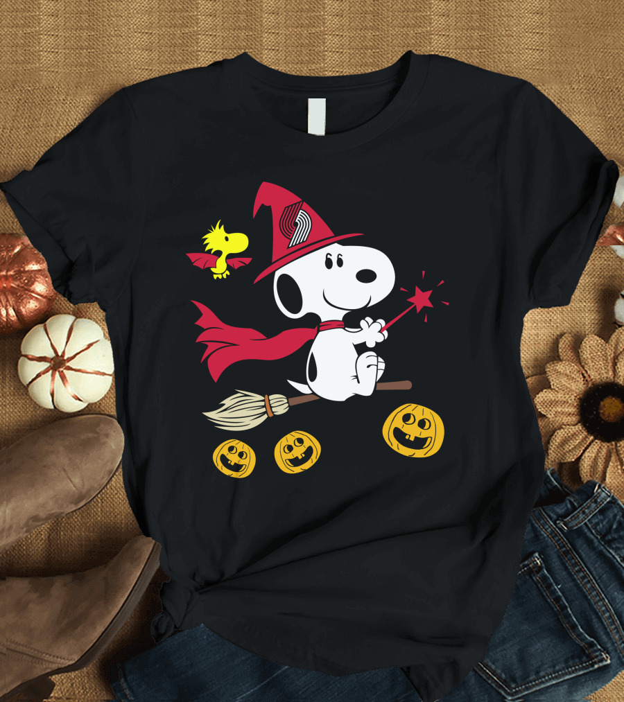 Portland Trail Blazers Happy Halloween Snoopy Witch Broom Woodstock Pumpkins T-Shirt
