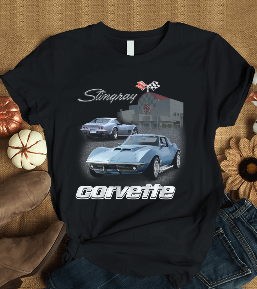 Stingray Corvette Classic C3 at Museum with Racing Flag Emblem T-Shirt