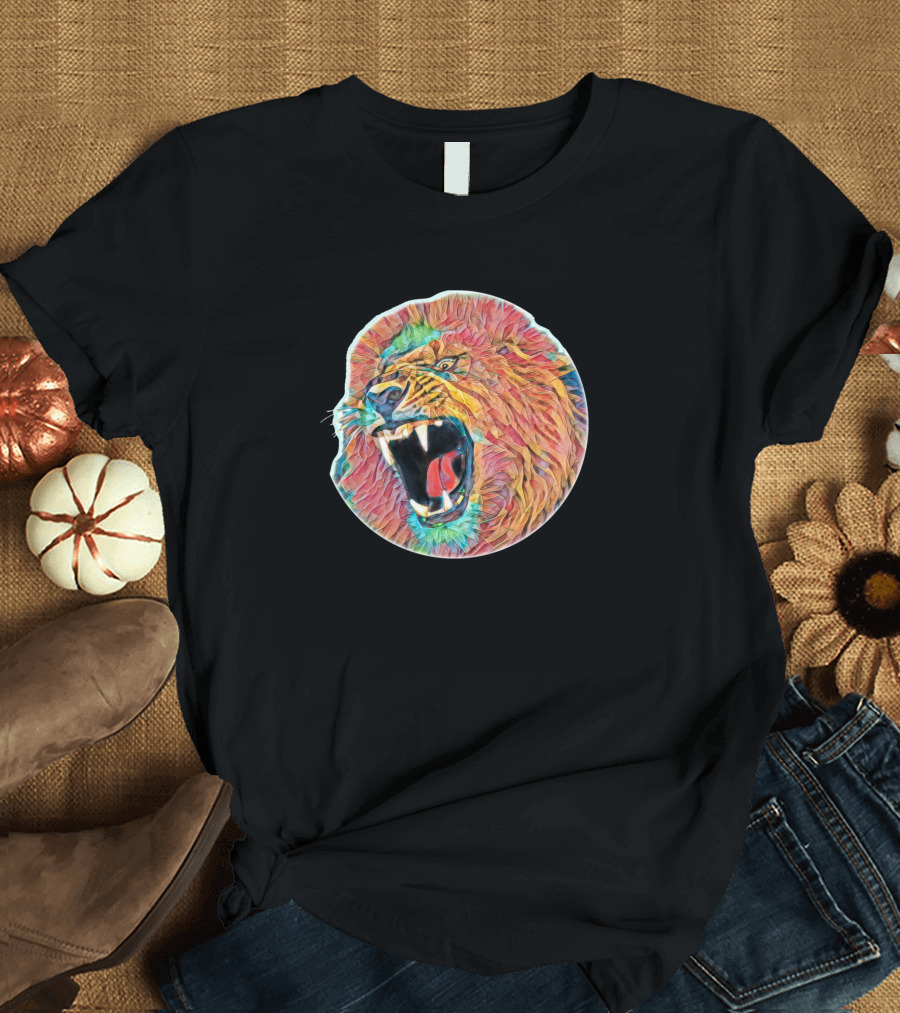 Lions Head Colorfully Vibrant Roaring Lion Art in Rainbow Hues T-Shirt