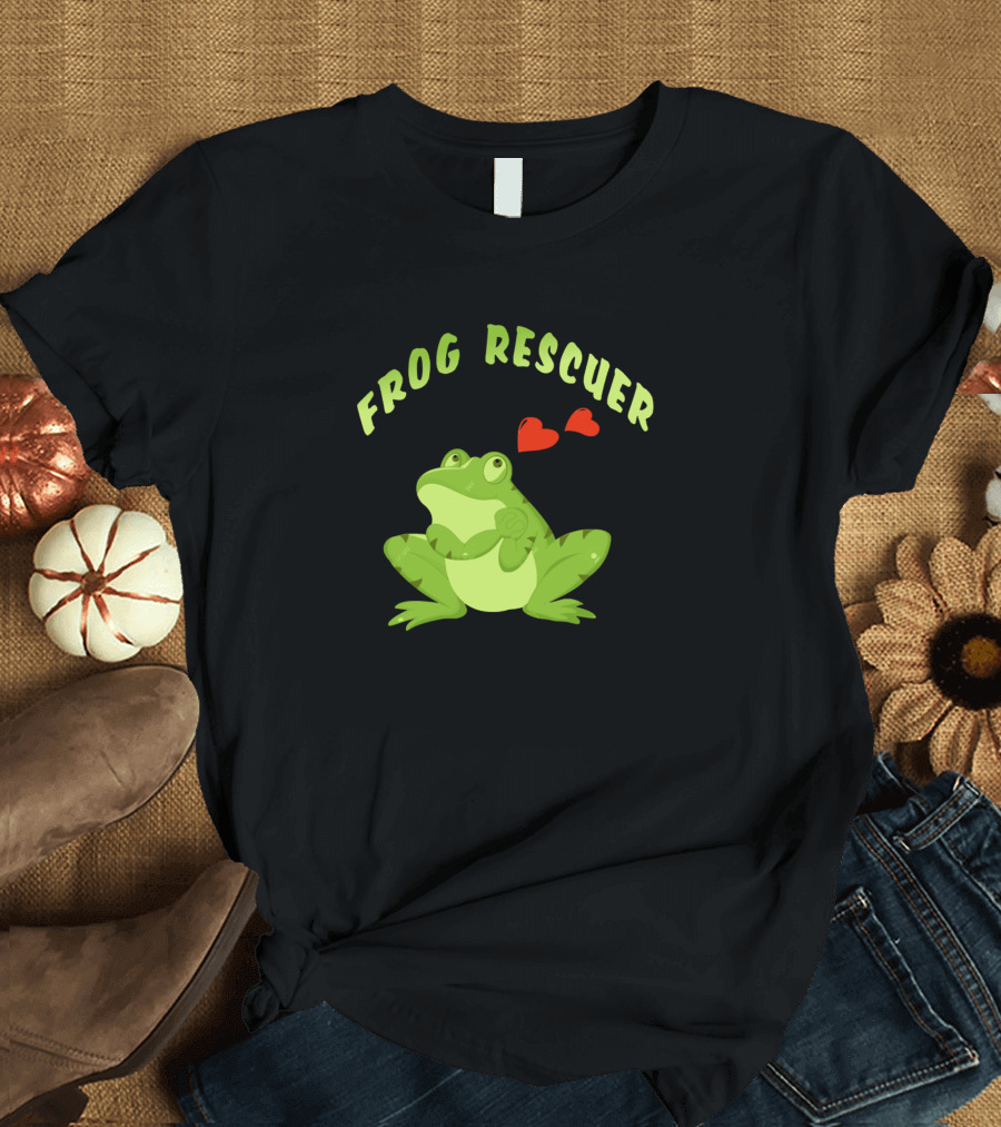 Frog Rescuer Love Hearts Cute Frog T-Shirt