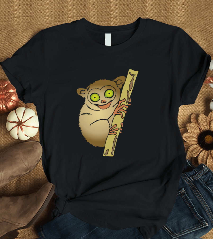 Tarsier Maki Funny Animal Zookeeper Cute Lemur Eyes Hugging Tree T-Shirt