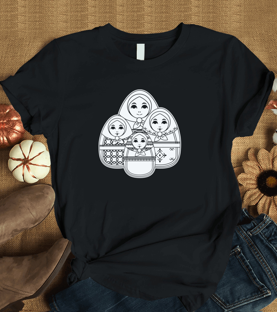 Matryoshka Russian Babushka Dolls Traditional Nesting Figures T-Shirt