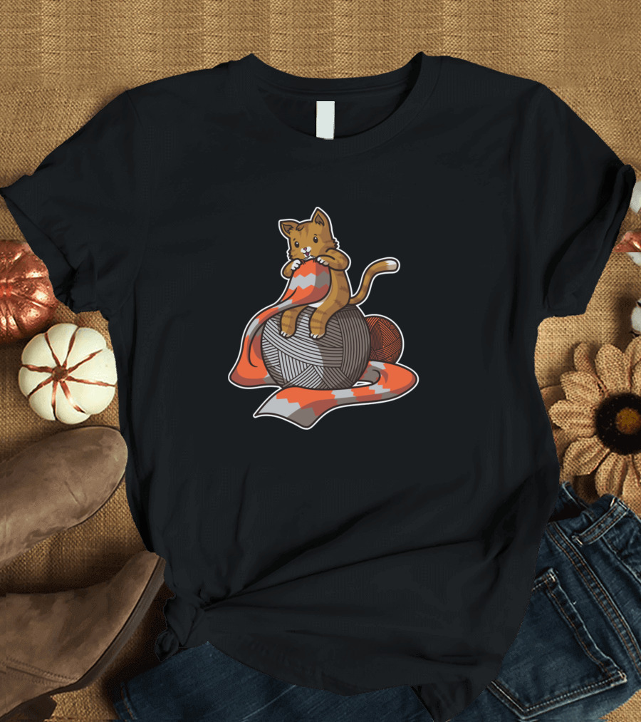 Cats Knitting Kitten Cat Lover Kittens Purr Yarn Ball T-Shirt