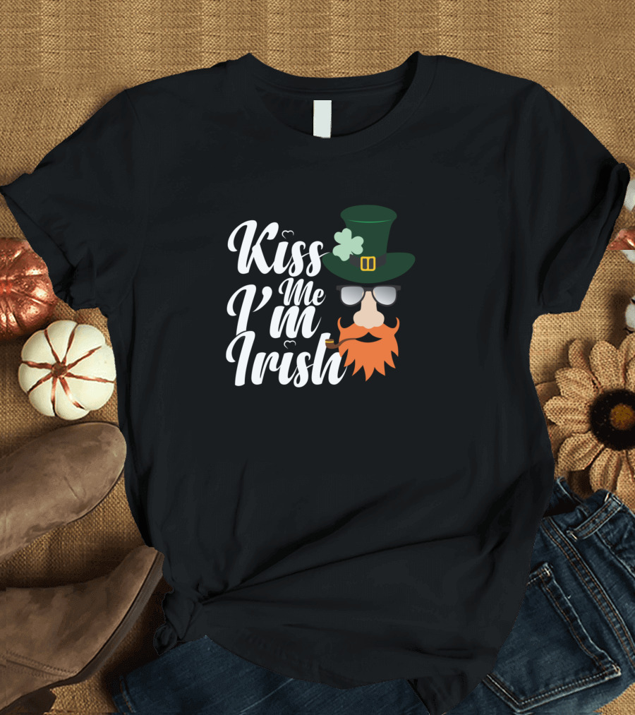 Kiss Me I'm Irish Shamrock Leprechaun Hat Beard Sunglasses T-Shirt