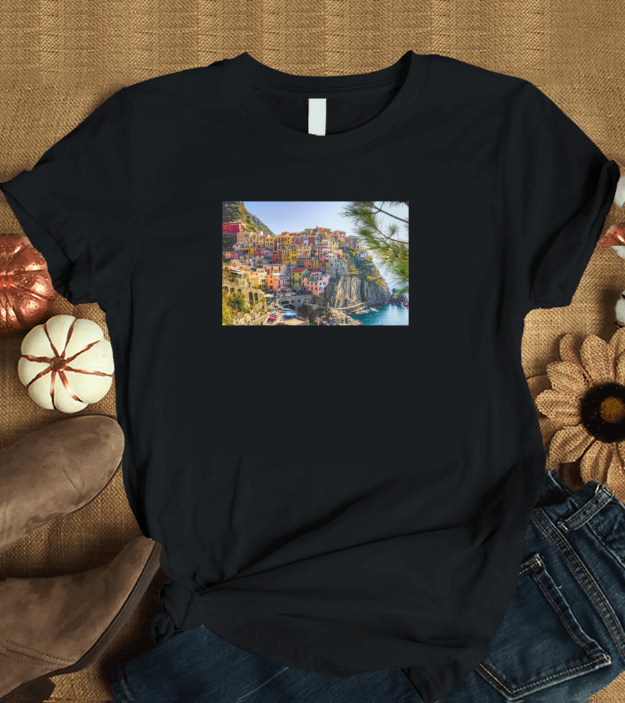 Colorful Seaside Village of Italy's Cinque Terre Coastal Cliff Homes T-Shirt