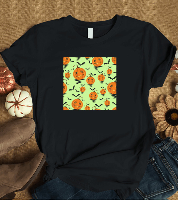 T-Shirt: Halloween Pumpkins and Bats on Green Background T-Shirt Halloween Pumpkins and Bats on Green Background T-Shirt