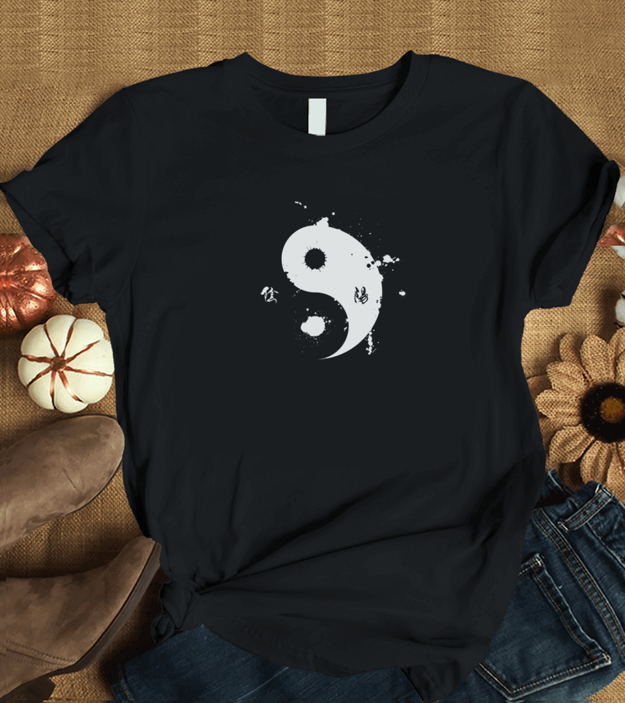 Asian Yin Yang Splash Chinese Calligraphy Splatters T-Shirt