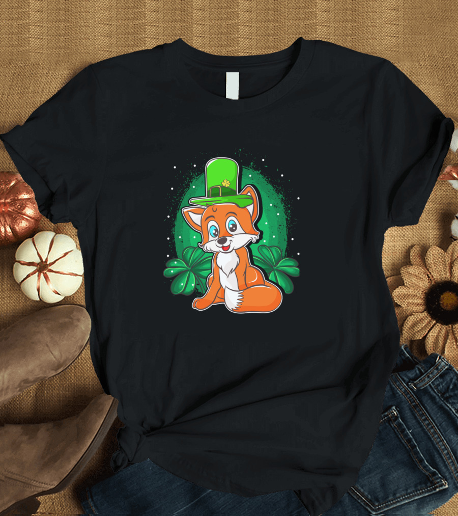St Patricks Day Lucky Green Shamrock Fox with Leprechaun Hat T-Shirt