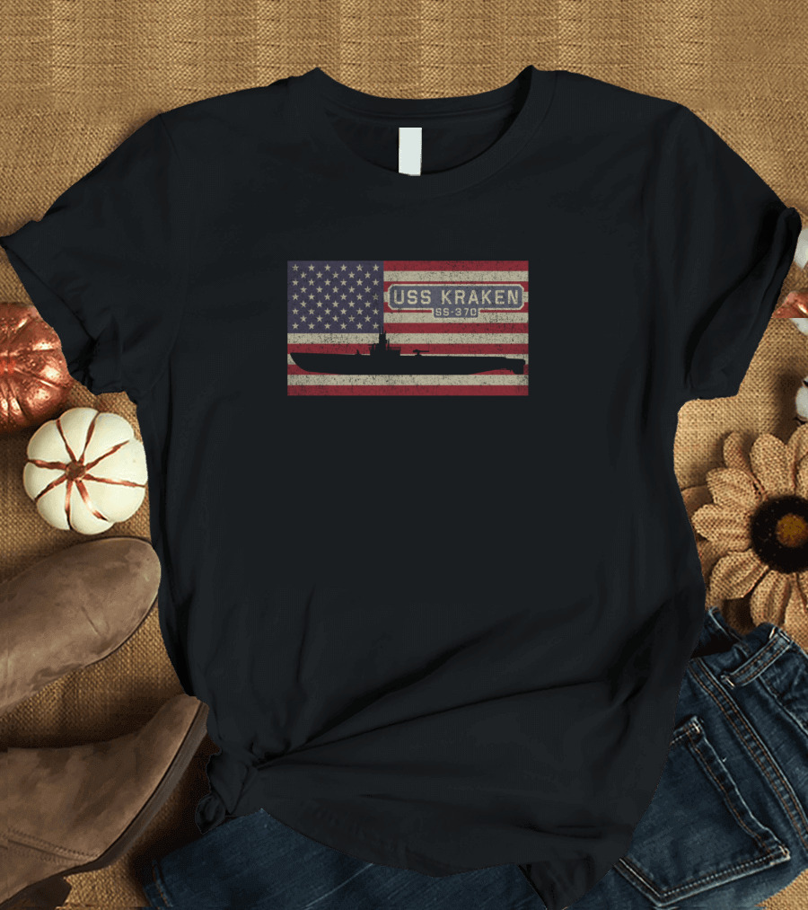 USS Kraken SS-370 WW2 Balao Class Submarine American Flag T-Shirt