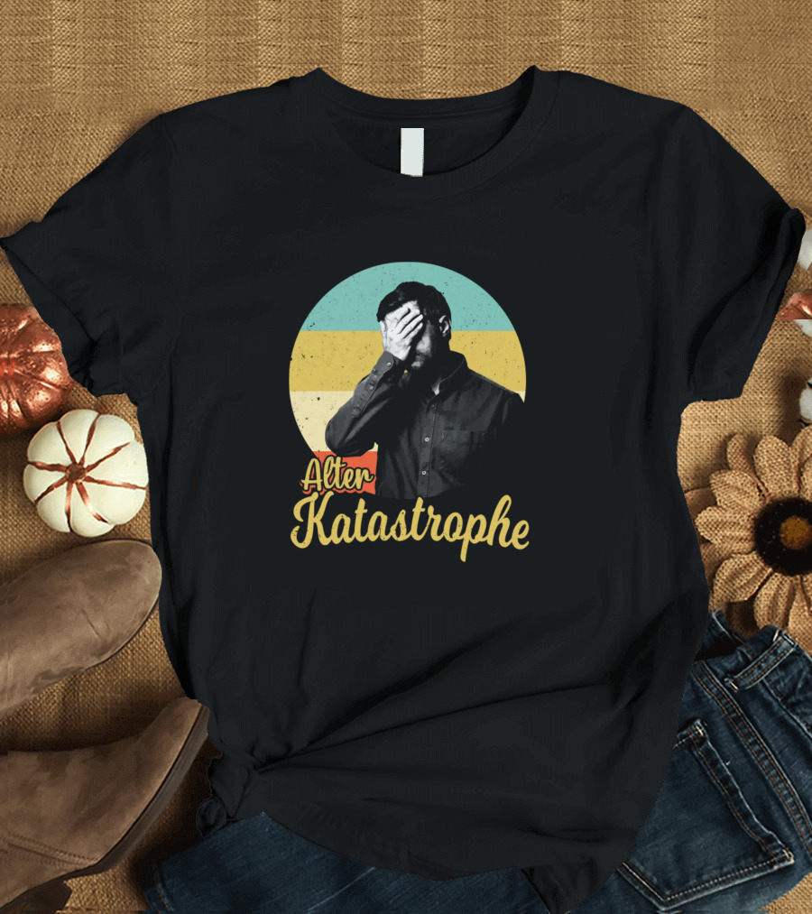 Alter Katastrophe Vintage Lustiger Spruch Person Facepalm Retro Stripes T-Shirt