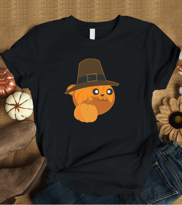 T-Shirt: Thanksgiving Orange Tabby Cat with Pilgrim Hat and Pumpkin T-Shirt Thanksgiving Orange Tabby Cat with Pilgrim Hat and Pumpkin T-Shirt