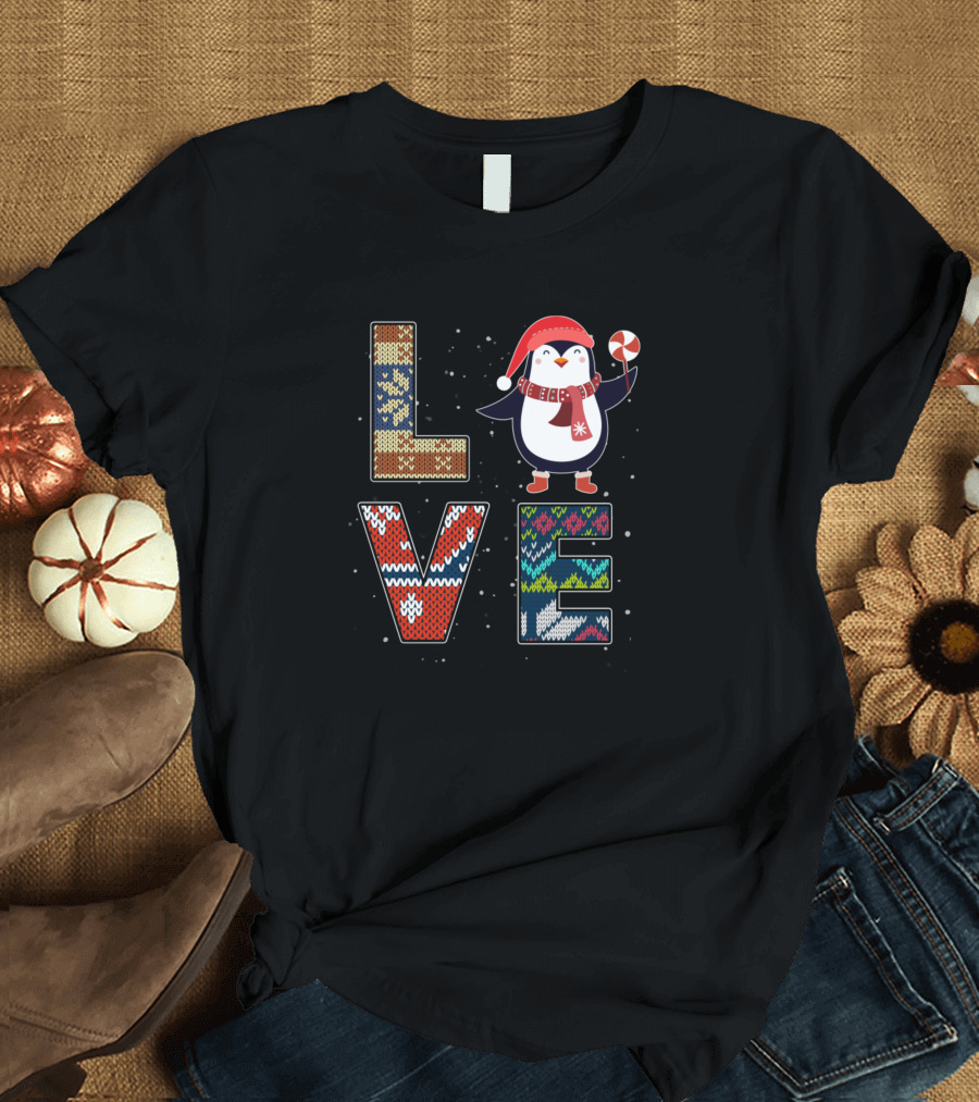 Love Penguins Santa Christmas Funny Penguin Enthusiast T-Shirt