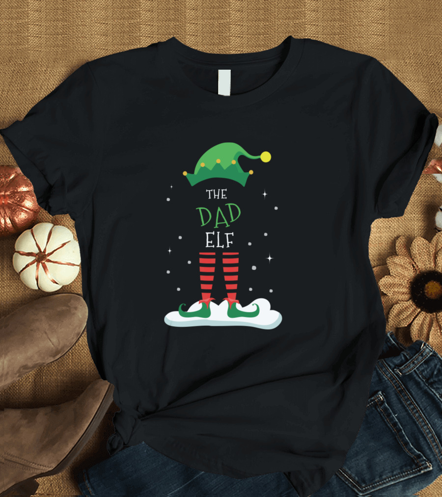 THE DAD ELF Green Hat Red Striped Socks Family Christmas Snowflakes T-Shirt