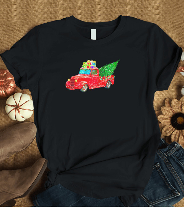T-Shirt: Classic Vintage Christmas Truck with Tree and Gifts on Red Pickup T-Shirt Classic Vintage Christmas Truck with Tree and Gifts on Red Pickup T-Shirt