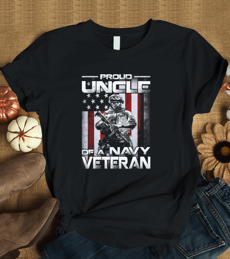 Proud Uncle of a Navy Veteran Soldier with American Flag Background T-Shirt