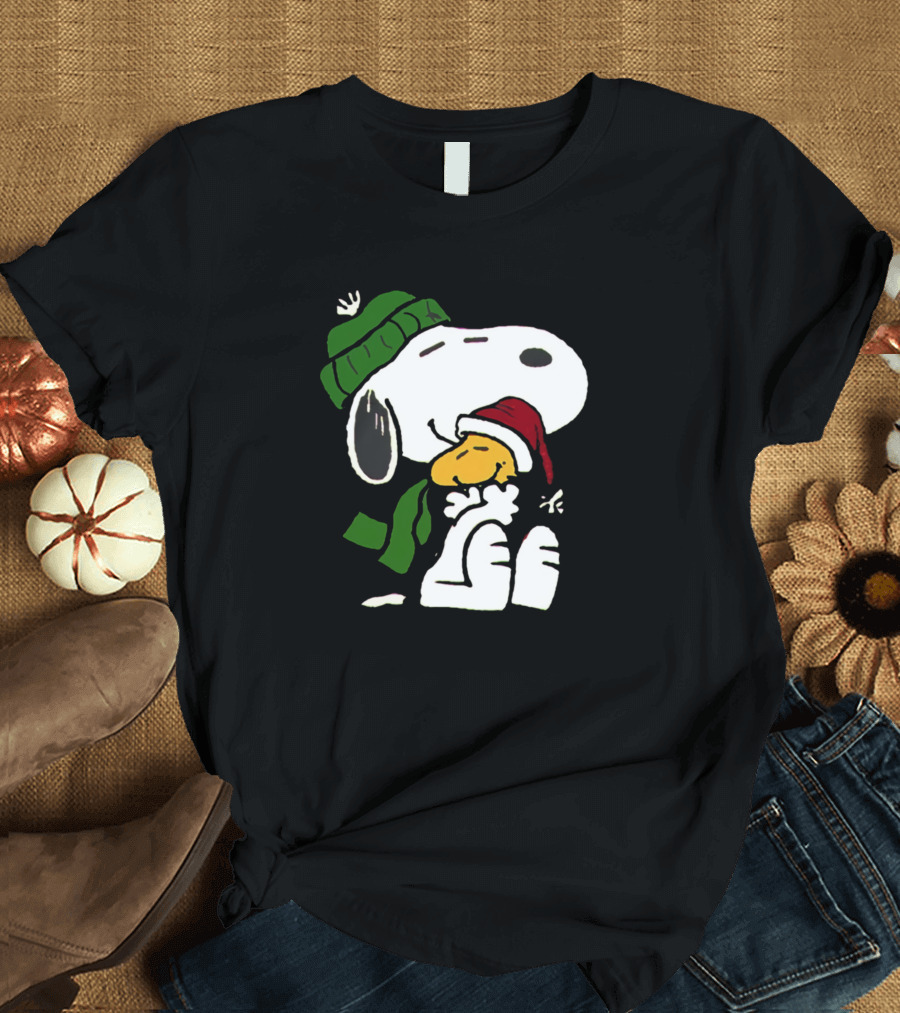 Snoopy Love Fan Hug Wearing Christmas Hats and Scarf T-Shirt
