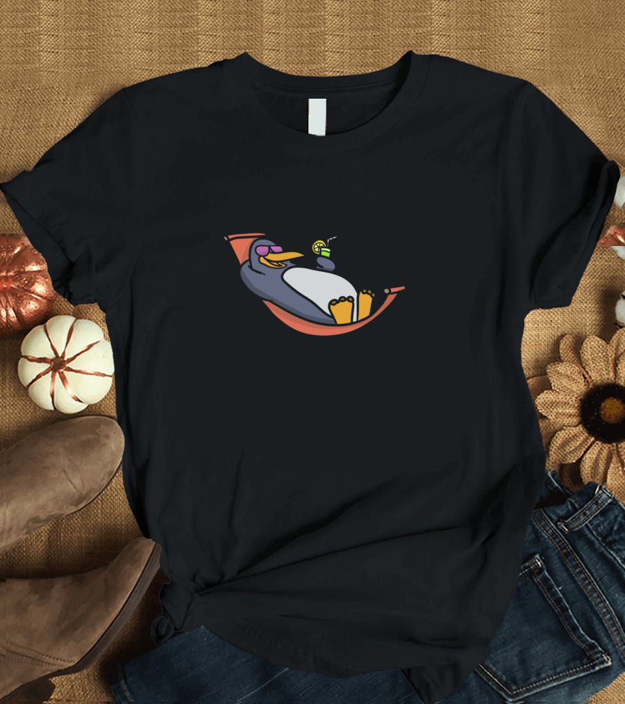 Penguin Chilling Hammock Vacation Relaxed Drink T-Shirt