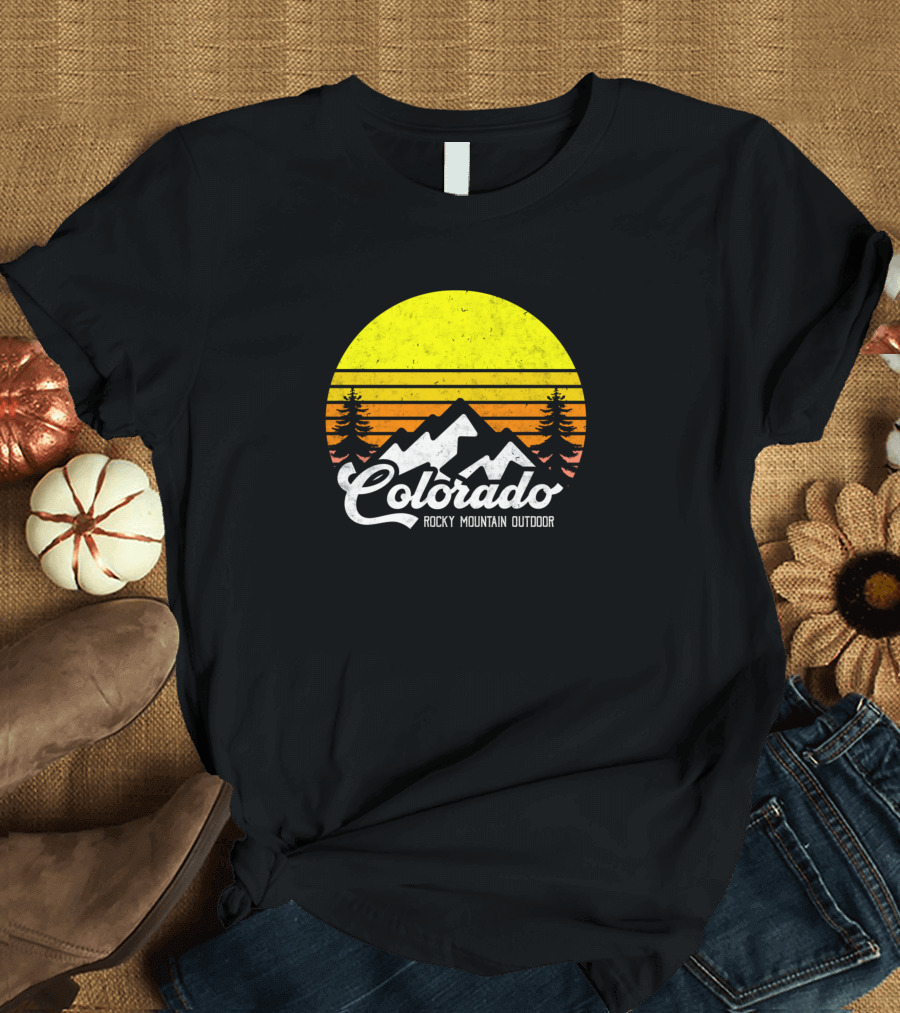 Colorado Rocky Mountain Outdoor Retro Sunset T-Shirt