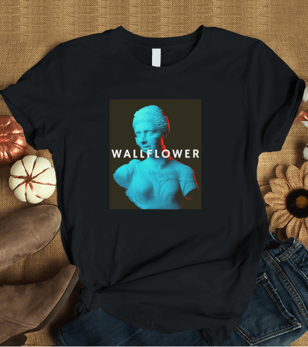 T-Shirt: WALLFLOWER Bust Sculpture Neon Blue Red Contrast T-Shirt WALLFLOWER Bust Sculpture Neon Blue Red Contrast T-Shirt