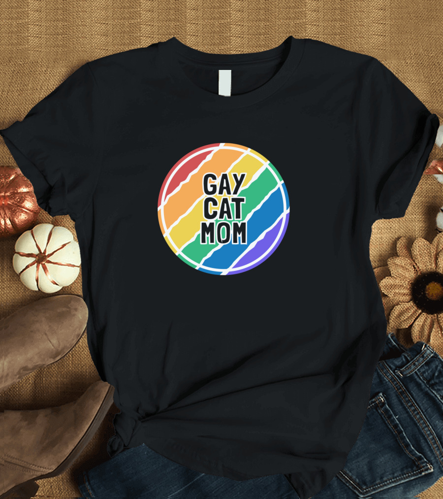 Gay Cat Mom Rainbow Circle T-Shirt