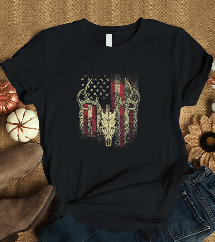 Deer Skull on American Flag Deer Hunters 105 T-Shirt