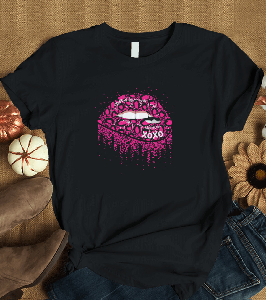 Pink Leopard Print Lips Valentine Day Xoxo Dripping Glitter Effect T-Shirt