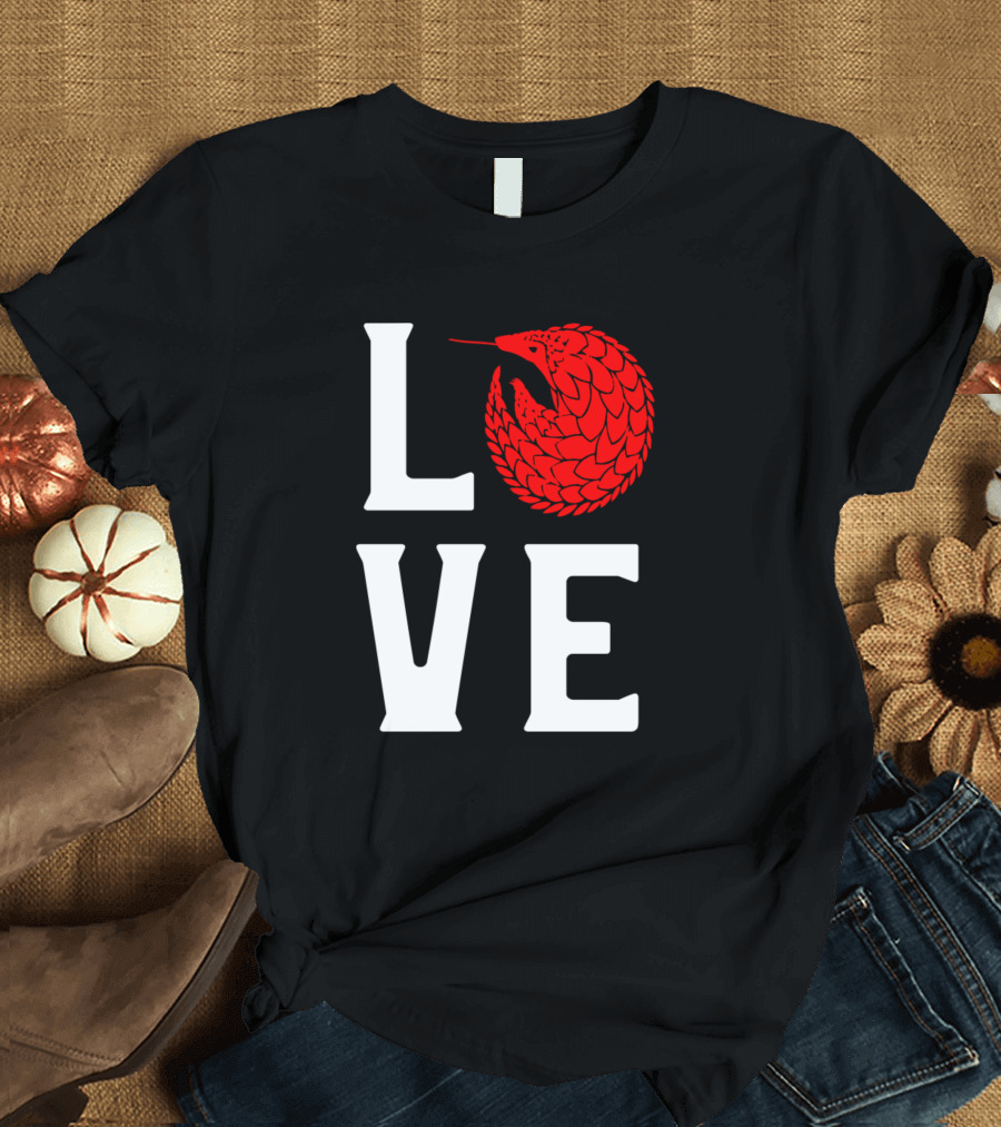 Pangolin Lover Love Anti Pangolin Poaching Awareness T-Shirt