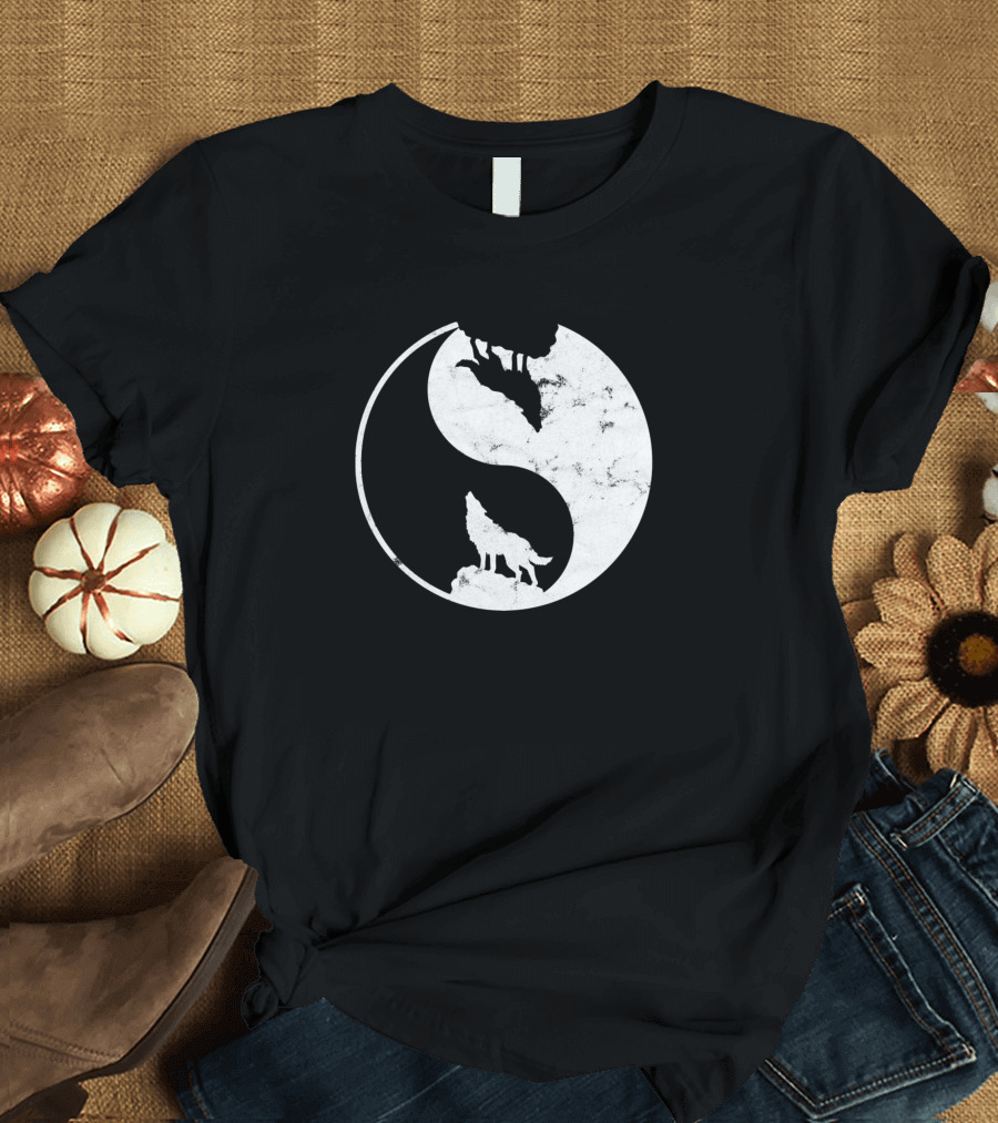 Yin Yang Wolf Howling Wild Life T-Shirt