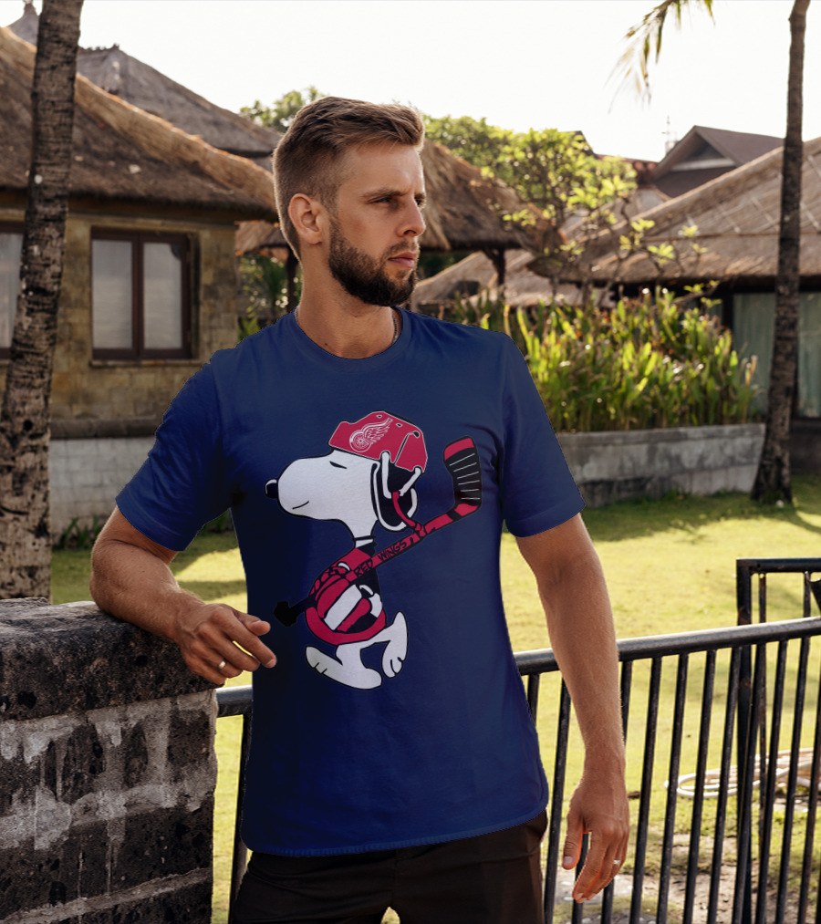 Snoopy Detroit Red Wings Hockey Enthusiast T-Shirt