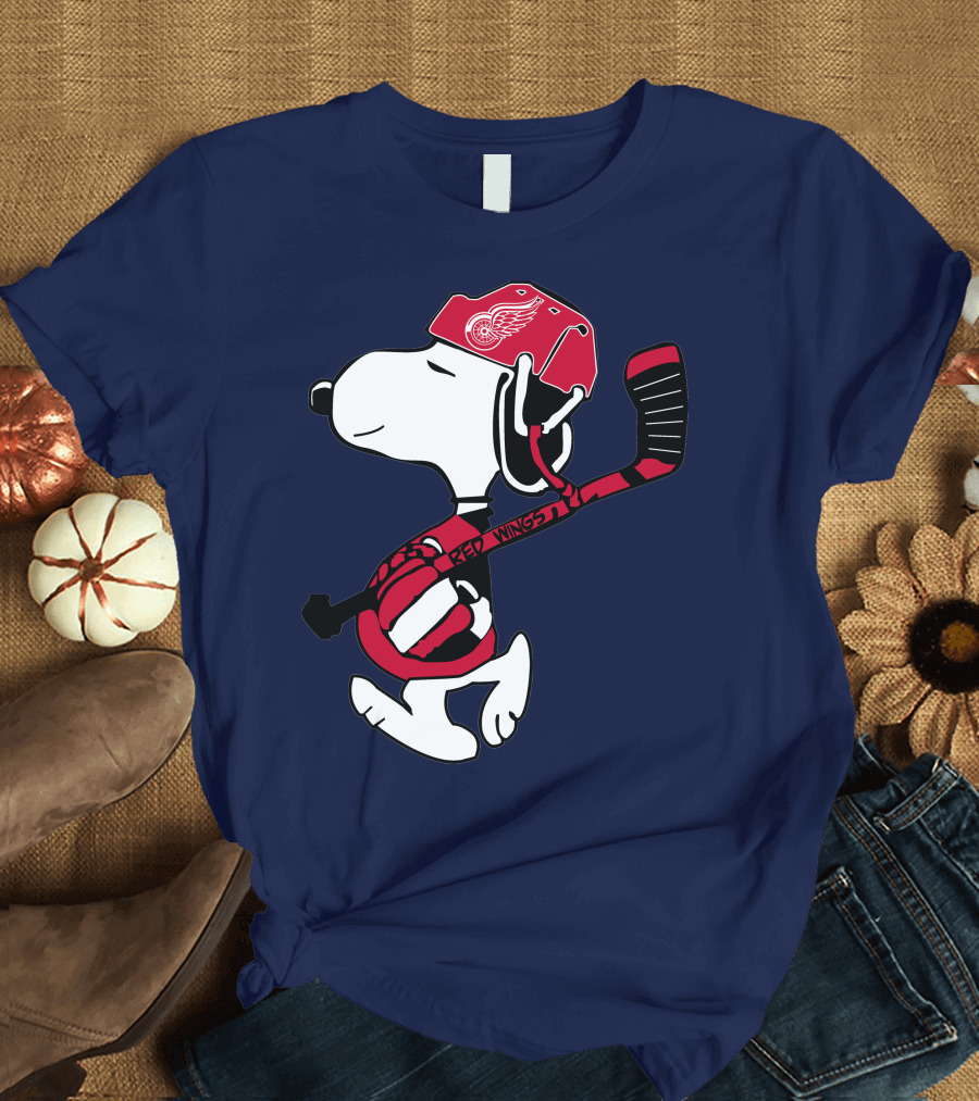 Snoopy Detroit Red Wings Hockey Enthusiast T-Shirt