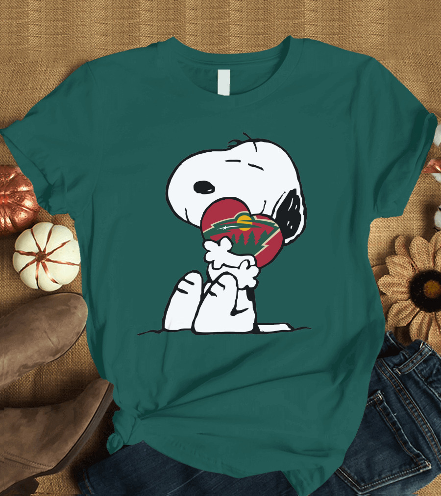 Snoopy Holding Minnesota Wild Heart T-Shirt