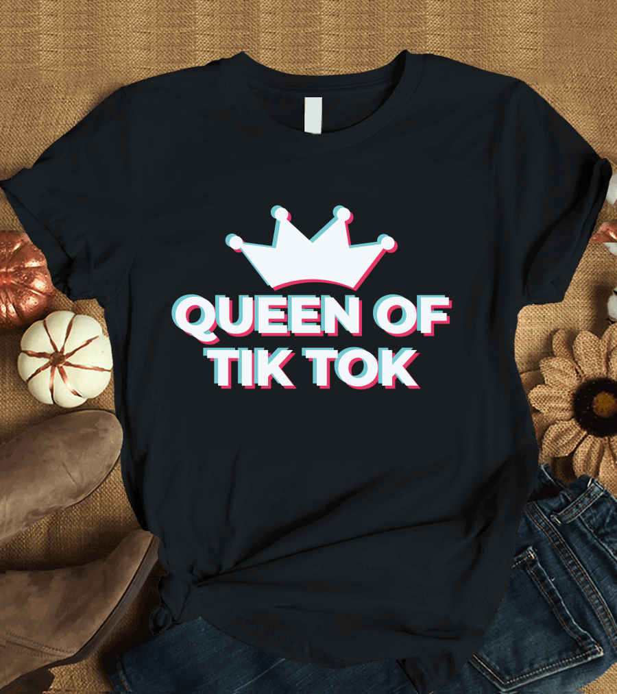 QUEEN OF TIKTOK Crown Text Three-Dimensional Look T-Shirt