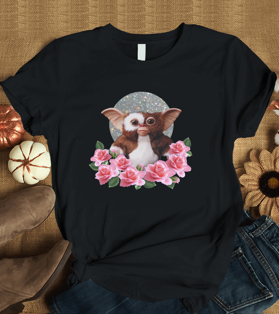 Mogwai Gizmo Glitter Moon with Pink Roses T-Shirt