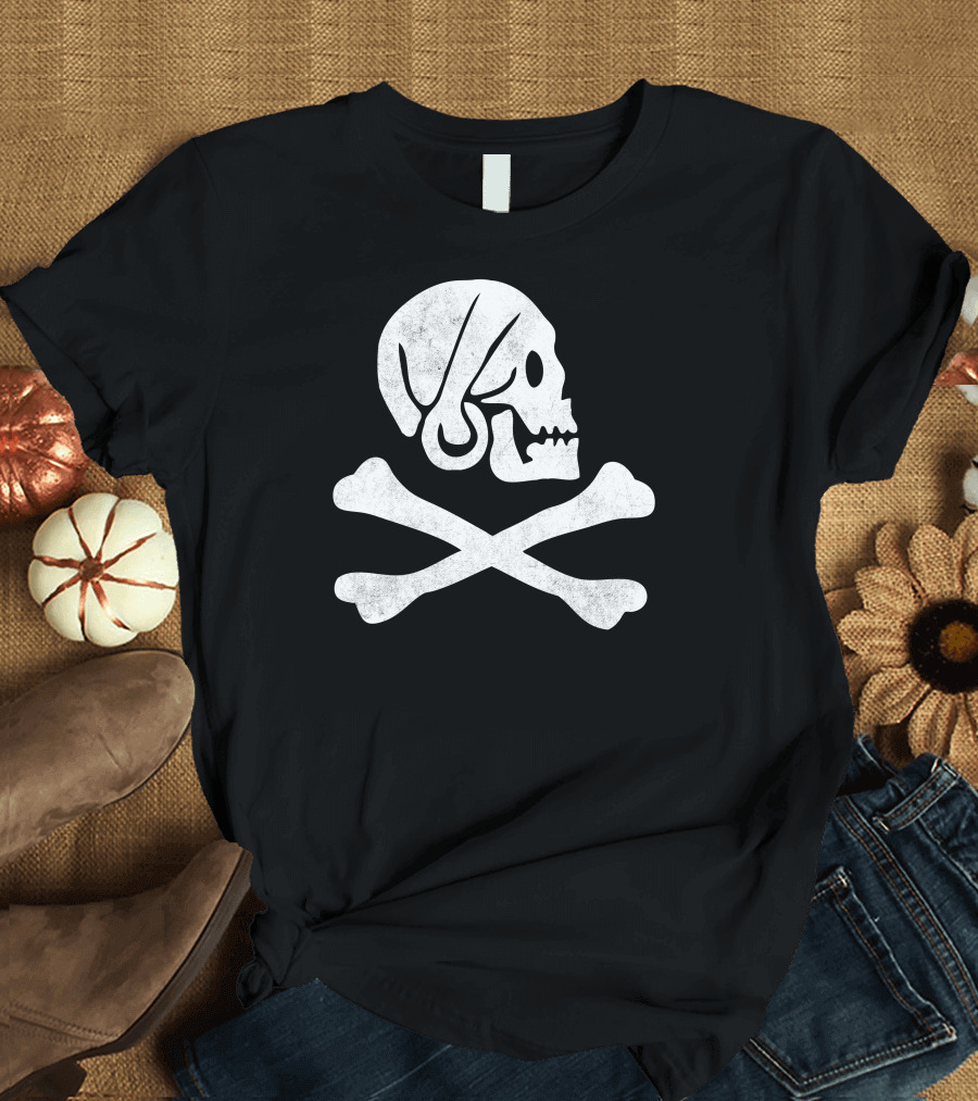 Pirate Bones Skull Jolly Roger Iconic T-Shirt