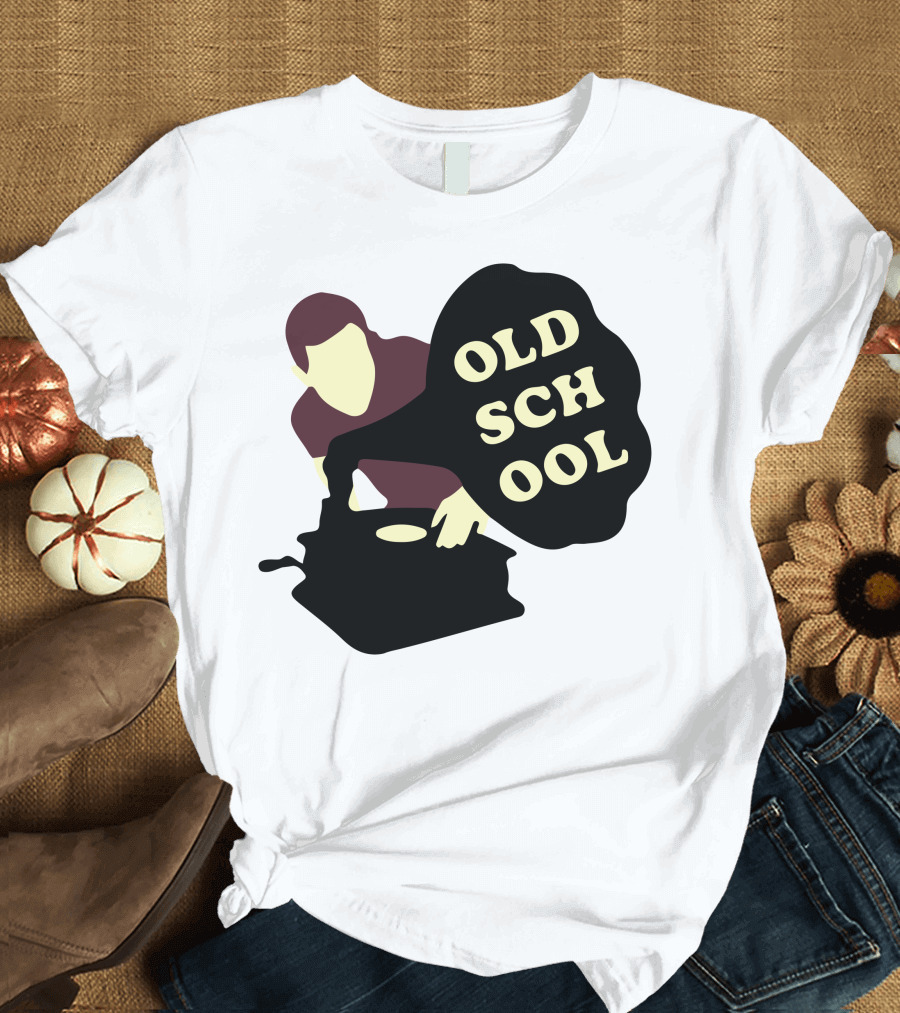 Old School DJ Vintage Turntable Record Player T-Shirt