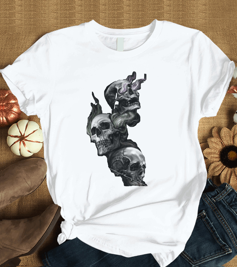 Kuru Kafalar Dumanlı Kafatasları Sanatı T-Shirt