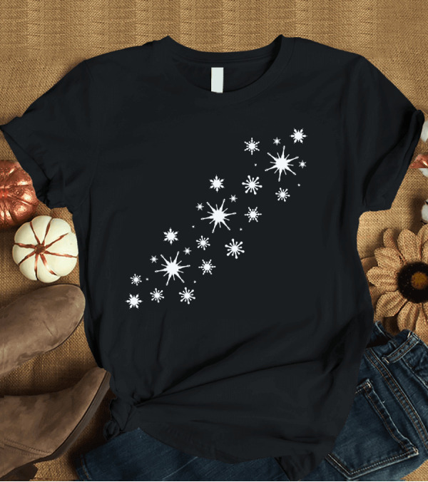 T-Shirt: Oblique Snowflakes Pattern Winter Time T-Shirt Oblique Snowflakes Pattern Winter Time T-Shirt